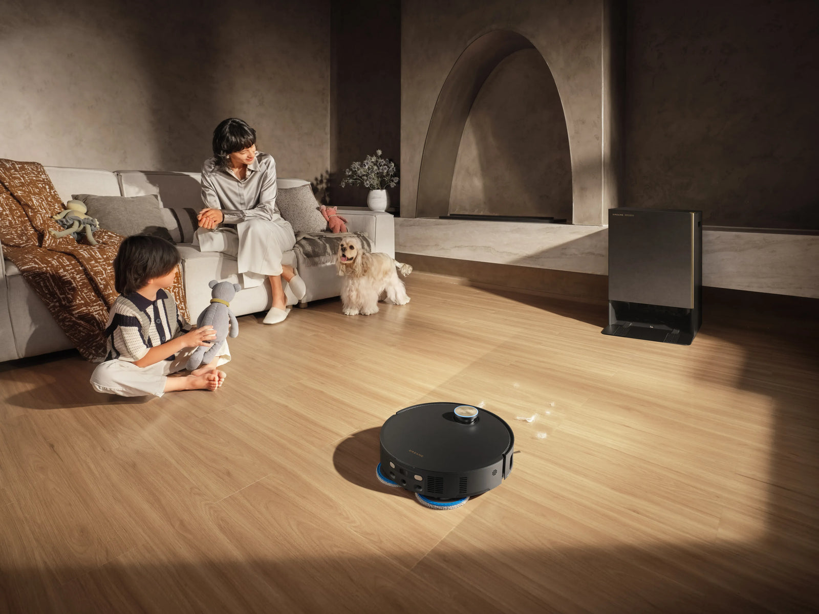 Dreame Matrix10 Ultra Multi-Mop™ dock switching to a wood floor care pad in a living room