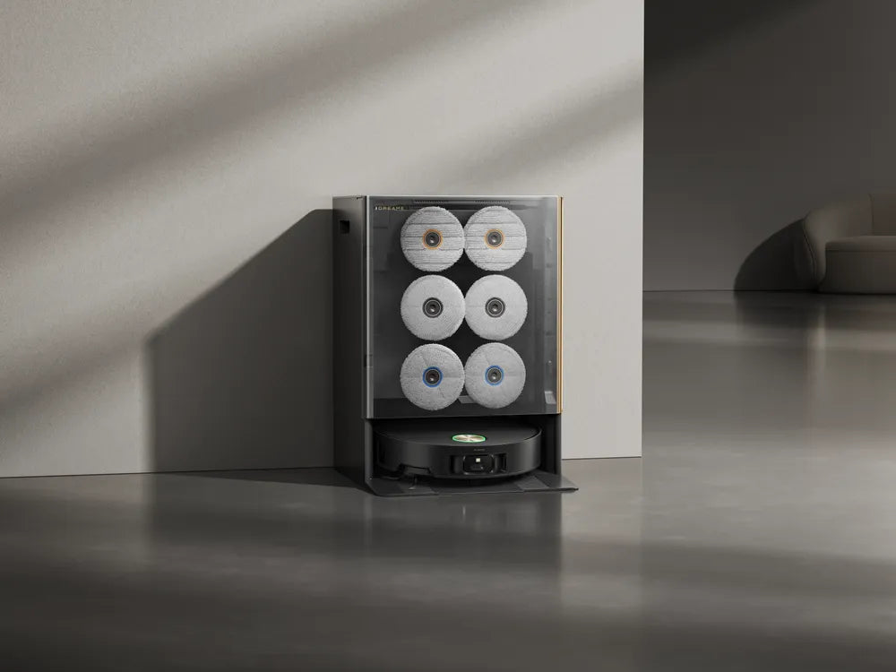 Dreame Matrix10 Ultra dock with six-pad Multi-Mop switching rack.